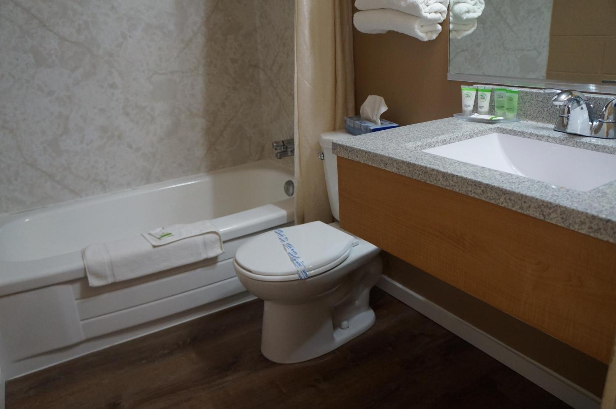 Westward Inn & Suites Langley Room photo