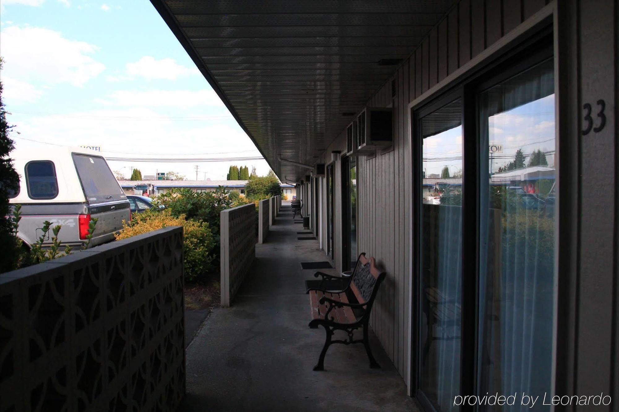 Westward Inn & Suites Langley Exterior photo