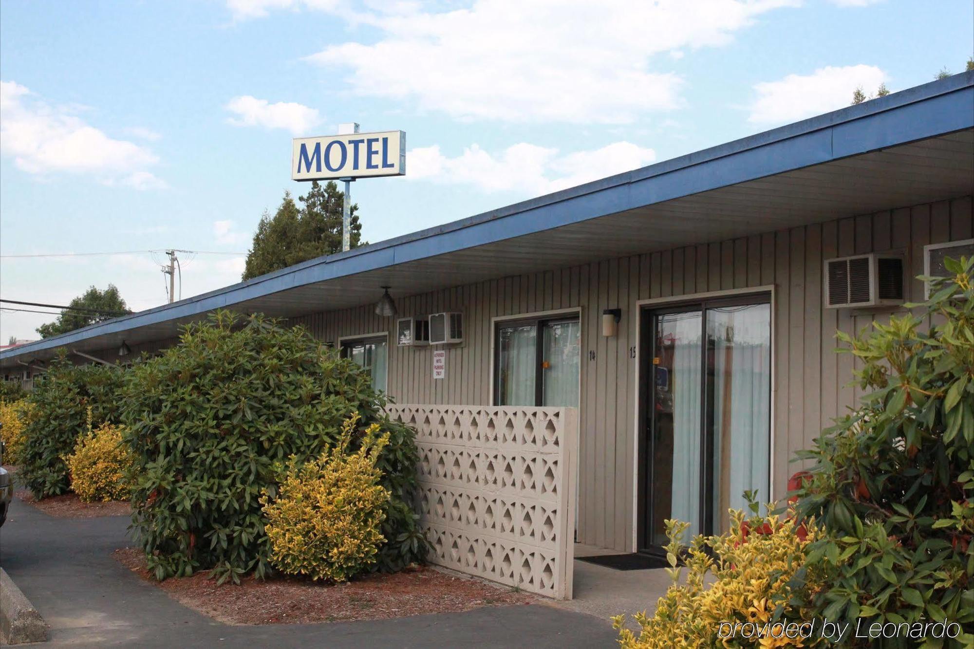 Westward Inn & Suites Langley Exterior photo